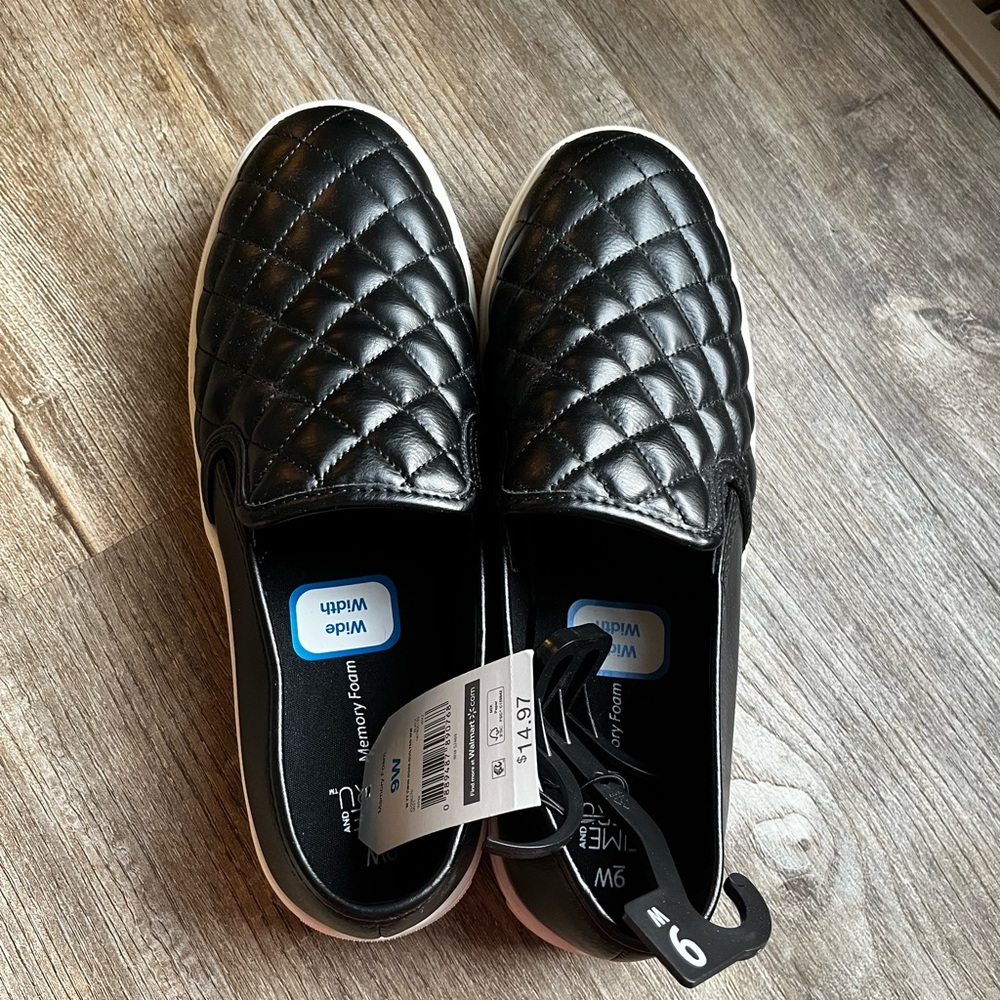 Womens Black Slip On Shoes 9W